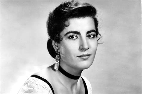 Irene Papas, Actress in ‘Zorba,’ ‘Z’ and Greek Tragedies, Is Dead。